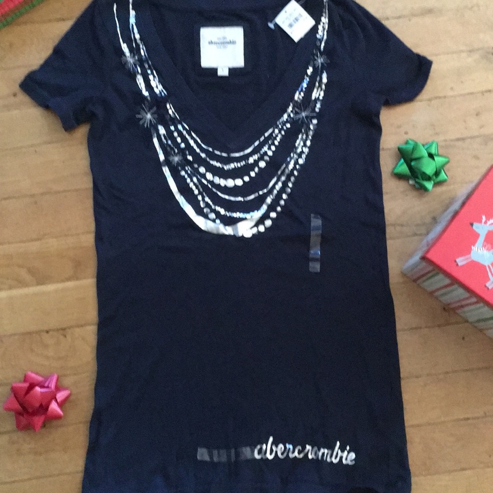 Rare Abercrombie Kids Festive Christmas Season Tee - Picture 2 of 8